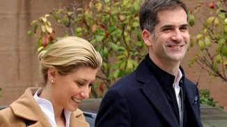 Σία Κοσιώνη - Κώστας Μπακογιάννης: Πότε θα γίνει τελικά ο γάμος τους στη Σαντορίνη;