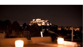 Skyfall Cocktail & Food Bar: Η πιο όμορφη βεράντα της πόλης βάζει τα καλοκαιρινά της