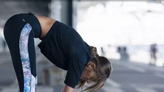 Ο trainer που θα αλλάξει το σώμα σου με 15 λεπτά την ημέρα! (γυμνάσου σαν τη Jennifer Lawrence!)