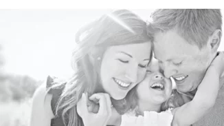 Αγάπη είναι όταν η μαμά κάνει καφέ του μπαμπά και δοκιμάζει αν τον πέτυχε