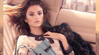 Selena Gomez: Στην πρώτη της καμπάνια για την Coach
