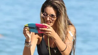 Η εντυπωσιακή φωτογραφία της Αθηνάς Οικονομάκου από τη Μύκονο που μάγεψε το διαδίκτυο