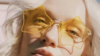 Γυαλιά Ηλίου: 10 ζευγάρια με παστέλ φακούς για να τα βλέπεις όλα ρόδινα!