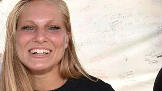 Σάρα Εσκενάζυ: Η πρώτη φωτογραφία με μπικίνι στην παραλία