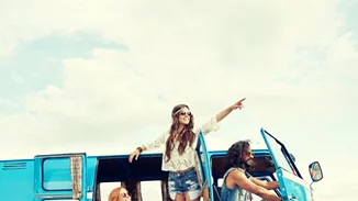 Πώς είναι να γυρνάς για 8 μήνες τον κόσμο με ένα βαν