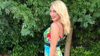 Κωνσταντίνα Σπυροπούλου: Ποζάρει στη Μύκονο με θέα το ηλιοβασίλεμα