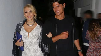 Κωνσταντίνα Σπυροπούλου: Χαλαρές στιγμές στα σοκάκια της Μυκόνου