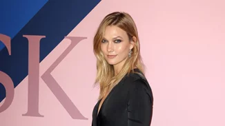 Καλοκαιρινός γάμος 2017: Το πιο πρωτότυπο και κομψό look που είδαμε τελευταία