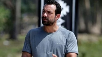 Σάκης Τανιμανίδης: Η γλυκιά έκπληξη στη μάνα του - Γεμάτη συγκίνηση η συνάντησή τους μετά από 6 μήνες