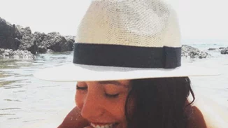 Ελένη Βαΐτσου: Ποζάρει με καυτό μαγιό και χωρίς ρετούς