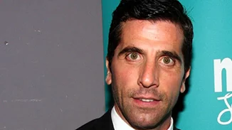 Θανάσης Βισκαδουράκης: Το... ρετρό κινητό τηλέφωνο που χρησιμοποιεί σήμερα