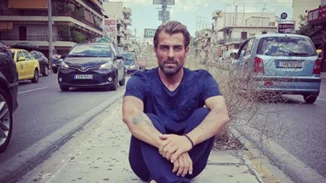 Στέλιος Χανταμπάκης: Παίζει με τον γιο του στην παραλία Survivor και τρελαίνει το Instagram