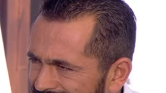 Μπο: «Ισχύει ότι ο Γιώργος Αγγελόπουλος έδωσε τα παπούτσια του για ένα παιδί.»