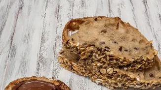 Υγιεινά σνακ με 2 υλικά: Καρύδια, μέλι, αυγά, φυστικοβούτυρο για σνακ που δεν φαντάζεσαι!