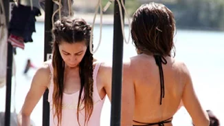 Ειρήνη & Ελισάβετ Αϊνατζόγλου: Οι αρετουσάριστες φωτογραφίες με μαγιό