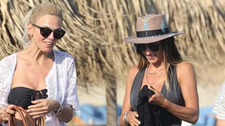 Αθηνά Οικονομάκου: Στη Μύκονο μαζί την φίλη της Χριστίνα Κοντοβά