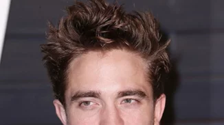 Robert Pattinson: Γιατί απείλησαν να τον απολύσουν από το "Twilight";