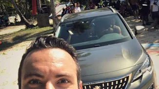 Σάκης Τανιμανίδης: Ποζάρει πιο κομψός από ποτέ