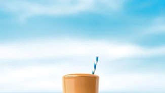 Το νέο αυθεντικό ποτήρι του Nescafé Frappé είναι εδώ και είναι γεμάτο… καλοκαίρια!