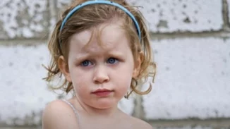 «Αν δεν φας θα σε πάρει ο παλιατζής» – είναι δυνατόν να λέγονται αυτά ακόμα;