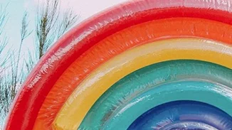 10 φουσκωτά παιχνίδια θαλάσσης που ΔΕΝ είναι φλαμίνγκο (+1 που είναι)