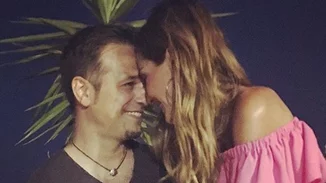 Τα διάσημα ζευγάρια μοιράζονται τα πιο... ερωτικά τους στιγμιότυπα!