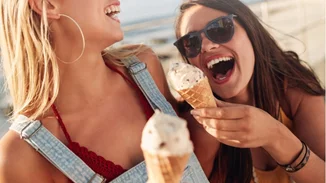 Διατροφή στον καύσωνα | Ποιες τροφές πρέπει να αποφεύγεις και ποιες να προτιμάς;