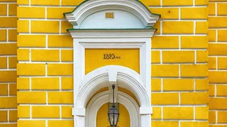 Πόλεμος στην Ουκρανία | Μπαίνουν στο Κίεβο τα ρωσικά άρματα - Μάχες στα περίχωρα -"Φτιάξτε μολότοφ", λένε στους κατοίκους