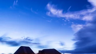 Οι ομορφότερες παραλίες της Αττικής για νυχτερινές βουτιές