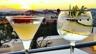 Galaxy Bar & Restaurant, το rooftop του ξενοδοχείου Hilton σε ταξιδεύει σε άλλο γαλαξία