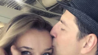 Σάκης Ρουβάς - Κάτια Ζυγούλη: Η νύφη τελικά δεν το έσκασε! Η γλυκιά φωτογραφία και η τούρτα των γενεθλίων