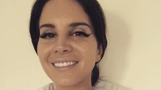 Lana Del Rey: Γιατί δε θέλει να ξαναεμφανιστεί με την αμερικάνικη σημαία;