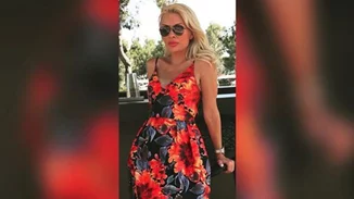 Ελένη Μενεγάκη: Συνεχίζει τις διακοπές της στο Ιόνιο