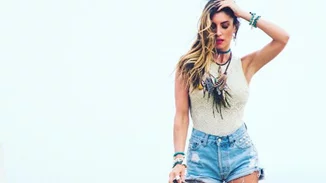 Αθηνά Οικονομάκου: Η απάντησή της στη φάρσα που την ήθελε νεκρή