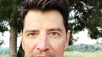 Σάκης Ρουβάς: Έγινε... σεφ και έφτιαξε την πιο λαχταριστή πίτσα