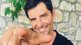 Σάκης Ρουβάς: Βουτιές στην πισίνα λίγο πριν τον γάμο