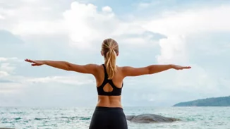 Oι ασκήσεις που πρέπει να κάνεις πριν τις διακοπές για να τονώσεις το σώμα σου (θέλεις γυμναστήριο ή outdoor training;)