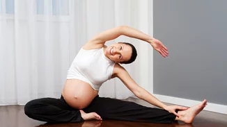 Εγκυμοσύνη και άσκηση: Πώς θα παραμείνεις σε φόρμα; Να πας γυμναστήριο ή να επιλέξεις κάτι άλλο;