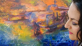 Άντζελα Πέτροβα: Η νέα της έκθεση είναι ένα υπέροχο ταξίδι στη νησιωτική Ελλάδα