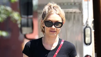 Mom jeans: Δες πώς φοριούνται τώρα