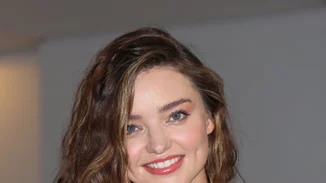 Miranda Kerr: Δεν φόρεσε κάτι συνηθισμένο στο αεροδρόμιο