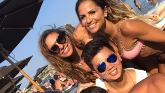 Ευριδίκη Βαλαβάνη - Σόφη Πασχάλη: Διακοπές μαζί με τους Ορέστη Τσανγκ και Κωνσταντίνο Βασάλο στα ελληνικά νησιά