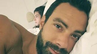 Σάκης Τανιμανίδης - Χριστίνα Μπόμπα: Άφησαν τις παραλίες κι έπιασαν την κουβέρτα και τις ταινίες