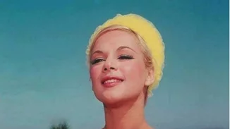 Η σπάνια φωτογραφία της Αλίκης Βουγιουκλάκη από το 1958 στα πρώτα της επαγγελματικά βήματα