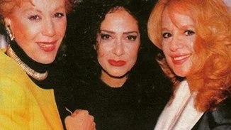 Αλίκη Βουγιουκλάκη και Ζωή Λάσκαρη σε βραδινή έξοδο το 1993