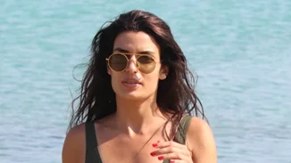 Τόνια Σωτηροπούλου: Μόνο με το μαγιό της!