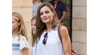 Η βασίλισσα Letizia της Ισπανίας διδάσκει στυλ στις διακοπές της