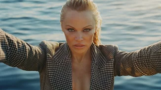 Pamela Anderson | Ανανεωμένη και πιο αισθησιακή από ποτέ στο Wmagazine