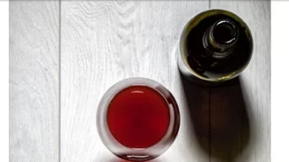 3 ροφήματα που (δεν το πιστεύεις αλλά) προστατεύουν την επιδερμίδα το καλοκαίρι