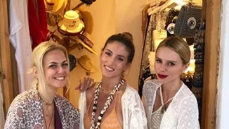 Οι διάσημες ποζάρουν με τις καλύτερές τους φίλες!